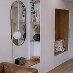 Olivia Flat 1