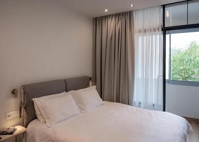 Olivia Flat 1 Kalamata